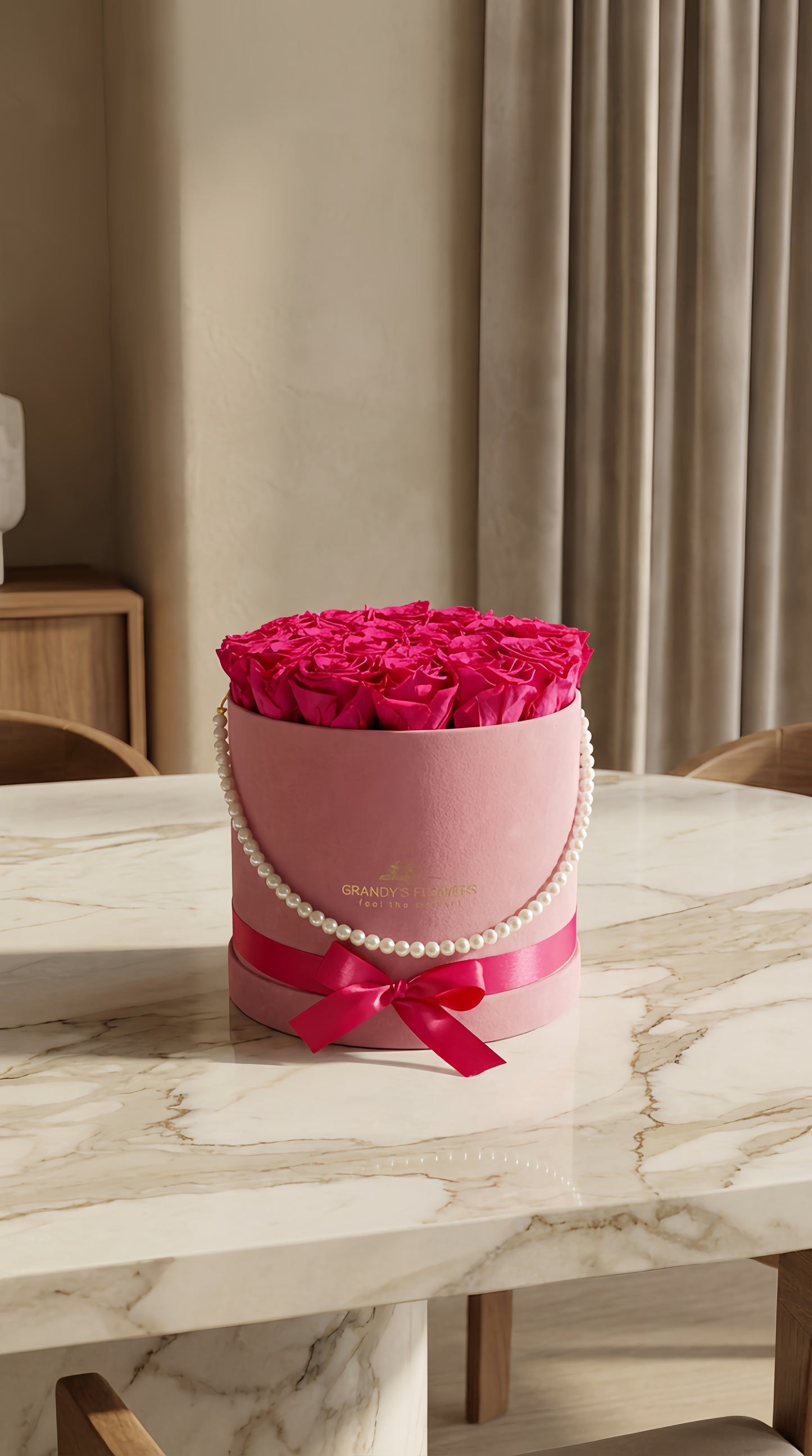 Rose Velvet Round Box Exclusive